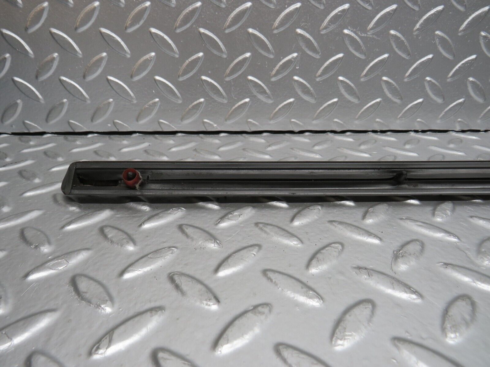 31098 Mercedes-Benz W123 200D Front Right Door Centre Moulding Trim