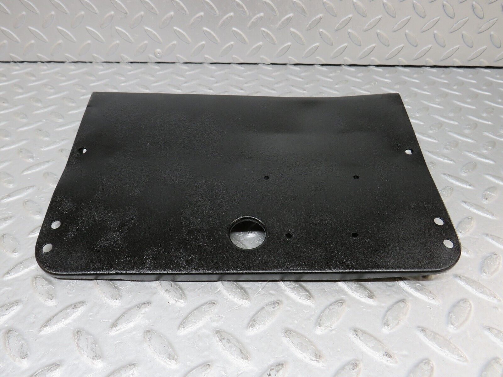 35872 Mercedes-Benz W108 Fuel Tank Flap Cap