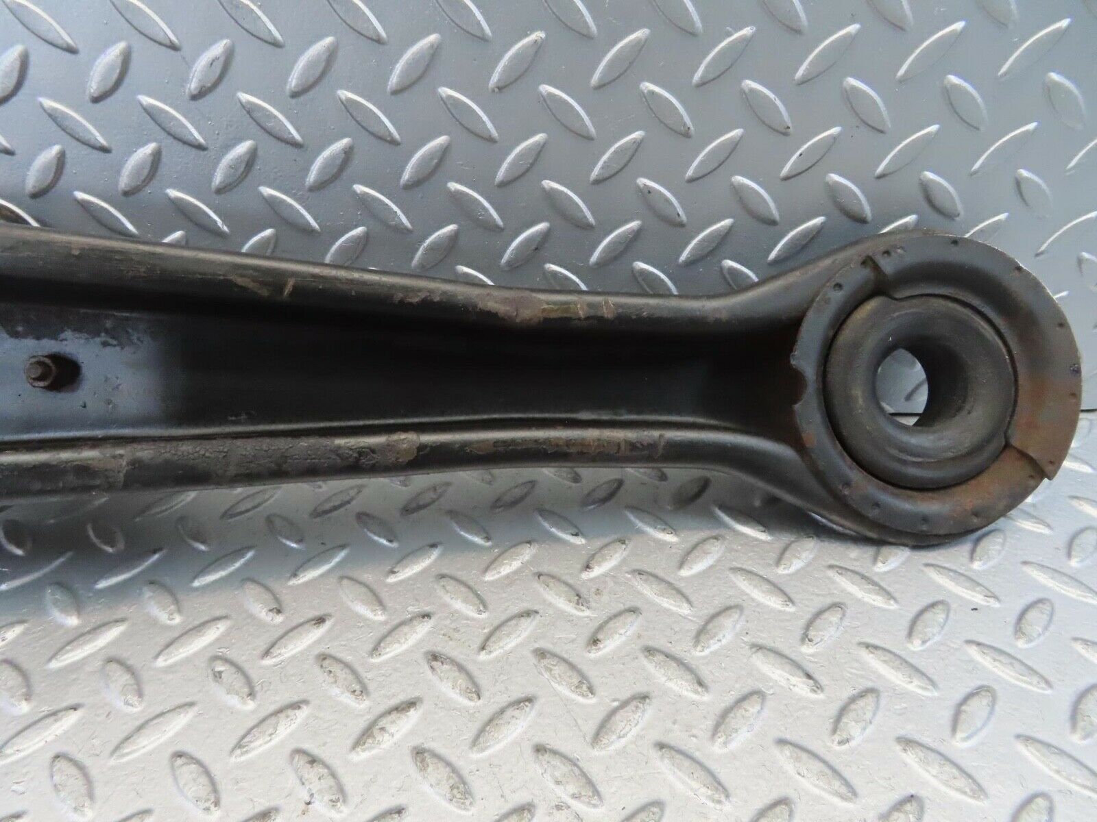 11628 Mercedes-Benz W108 280SE Rear Left Axle Spring Coil Mount