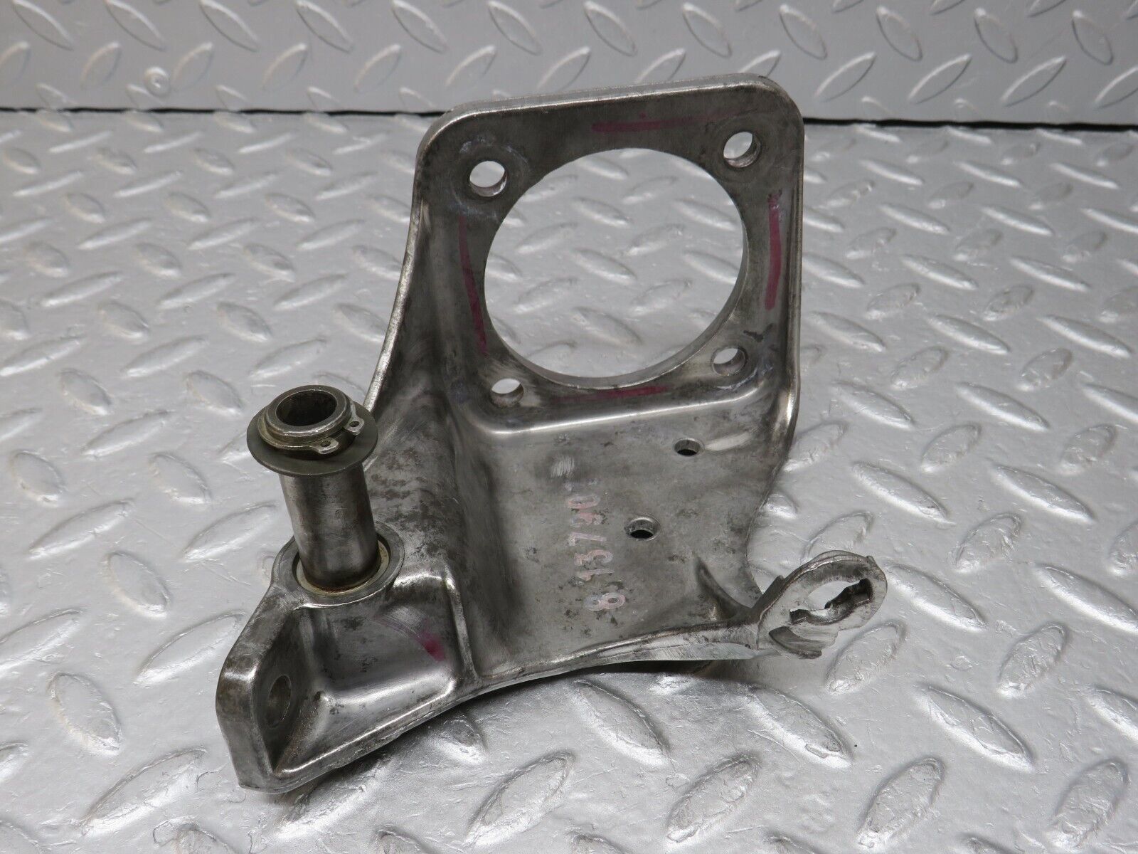 36535 Mercedes-Benz W201 190E 2.0L Brake Pedal Bracket 1242900519