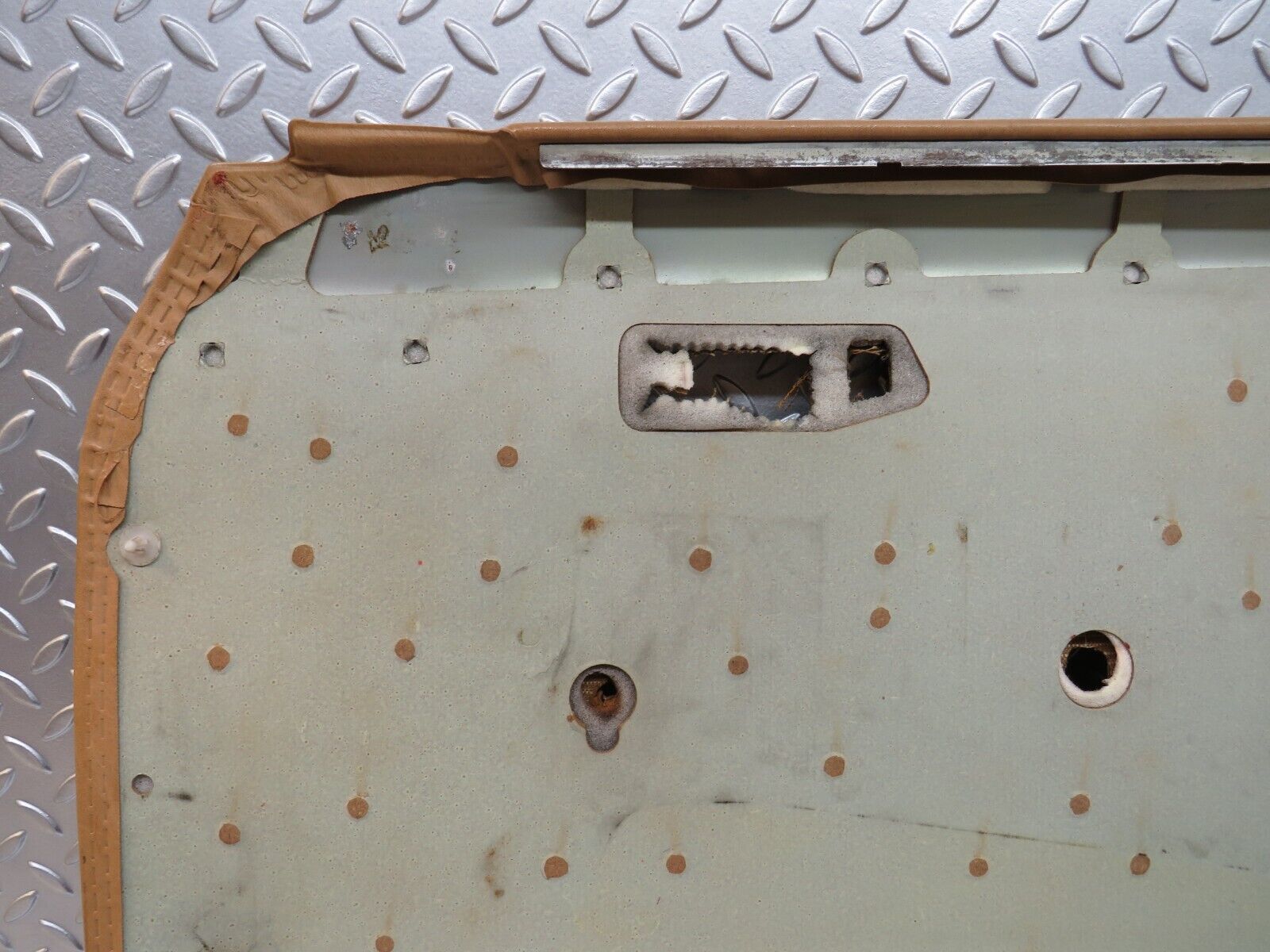 25466 Mercedes-Benz W123 200 Front Left Door Card Palomino