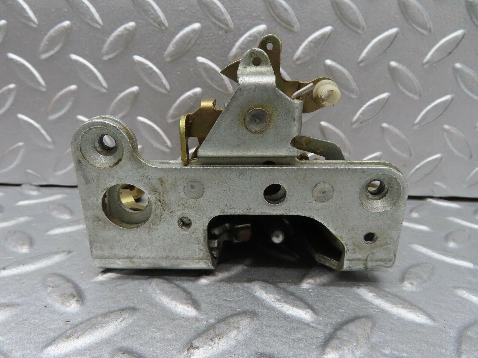 14262 Mercedes-Benz W116 350SE Rear Right Door Lock Mechanism