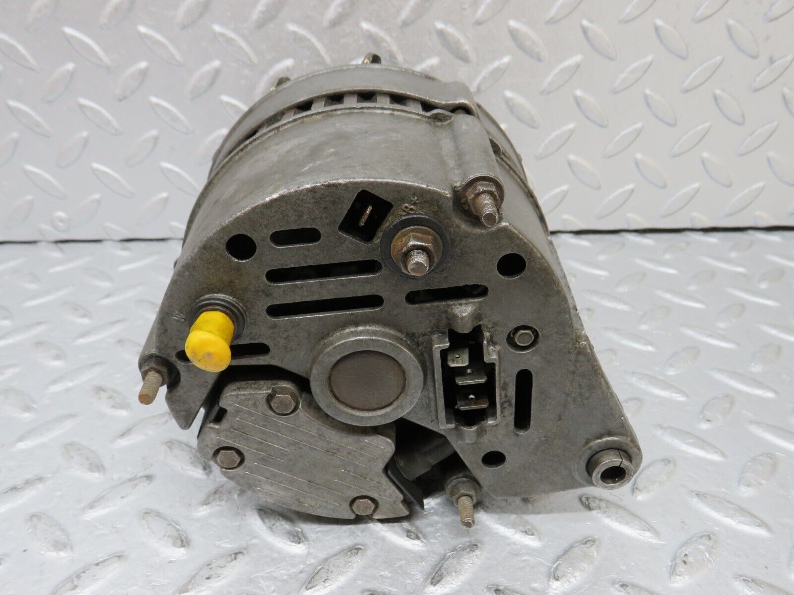 35925 Mercedes-Benz 240D OM616.912 Alternator Generator