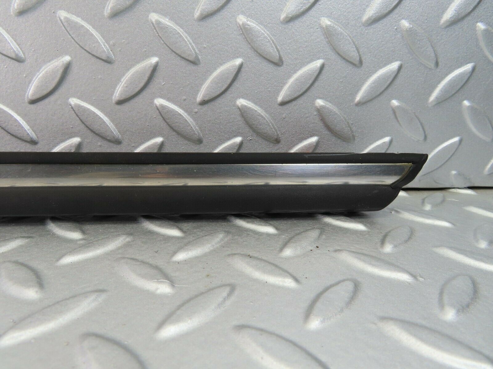 7254 Mercedes-Benz W116 450SE Centre Door Chrome Trim Rear Left