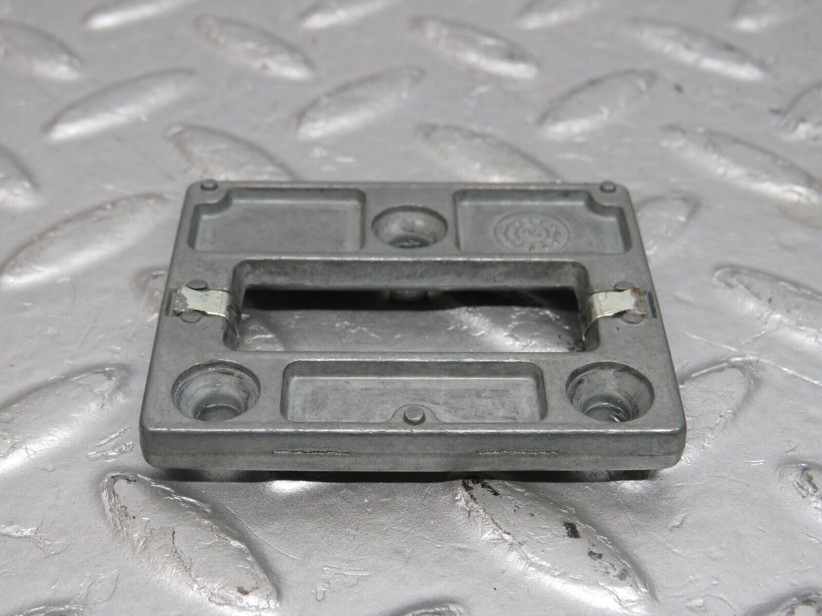 39644 Mercedes-Benz R129 320SL Coupe Rear View Mirror Bracket 1298110111 1298100011