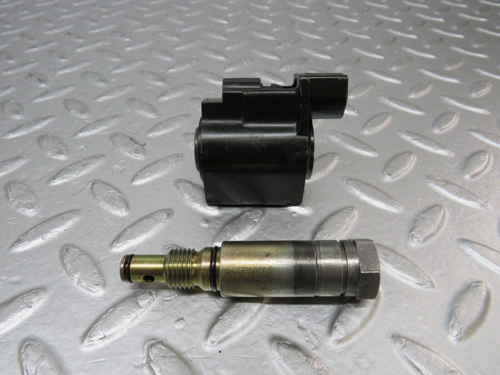 34574 Mercedes-Benz C126 380SEC Automatic Gearbox Solenoid 722.310 0003041890