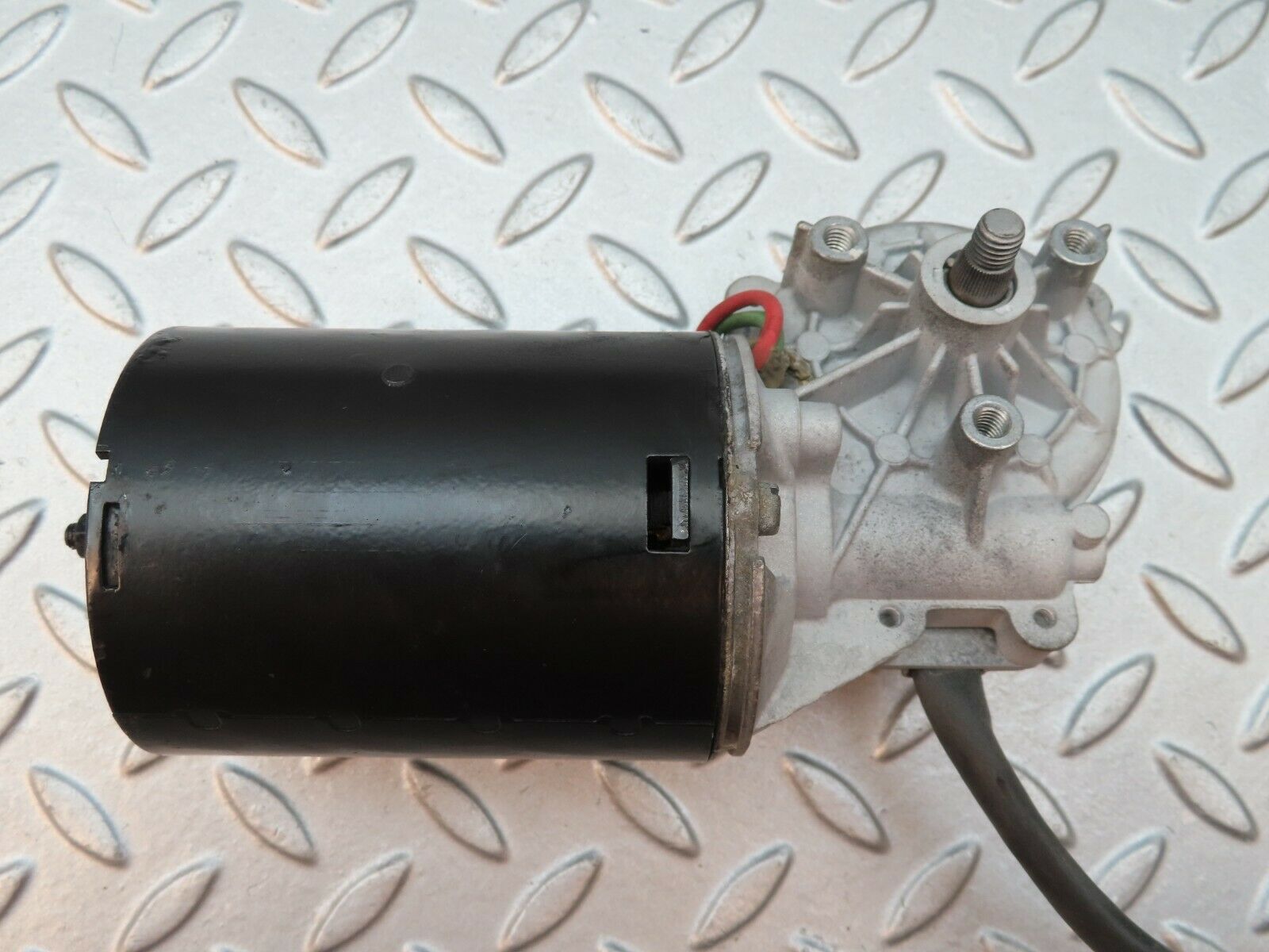 3974 Mercedes-Benz S123 200T Wagon Wiper Motor Bosch