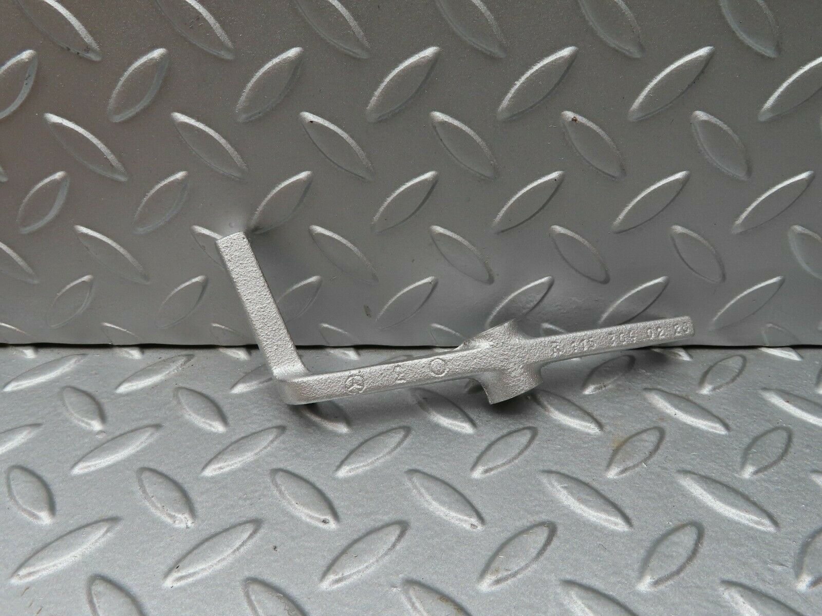 4789 Mercedes-Benz W114 280CE Coupe Handbrake Regulator 1153040220