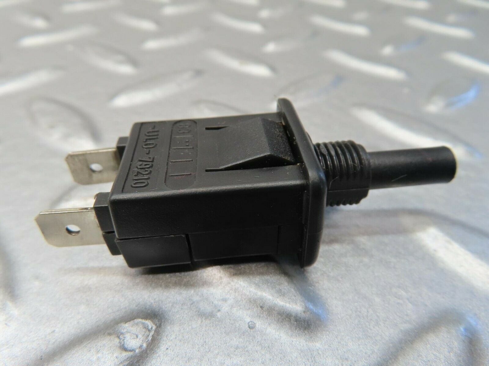 15495 Mercedes-Benz W123 230E Glove Box Light Switch 0008213252