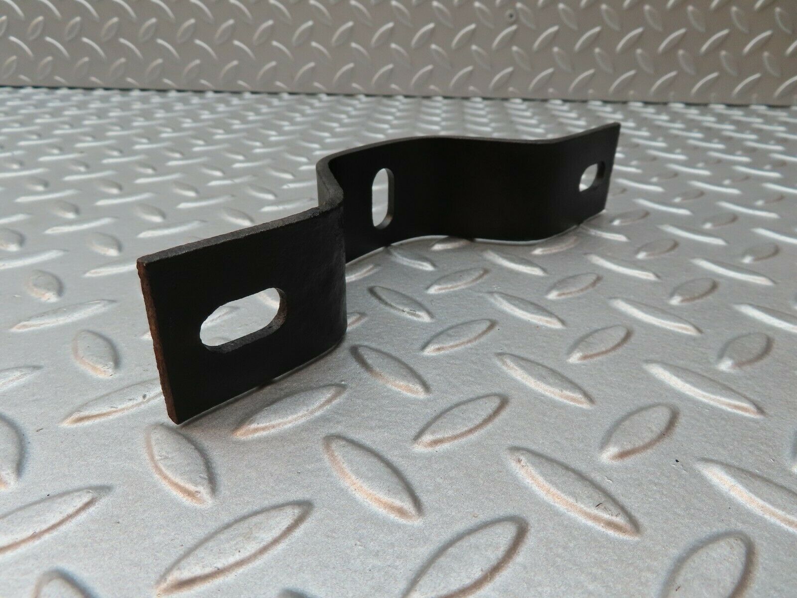 4695 Mercedes-Benz W114 280CE Coupe Front Left Bumper Bracket