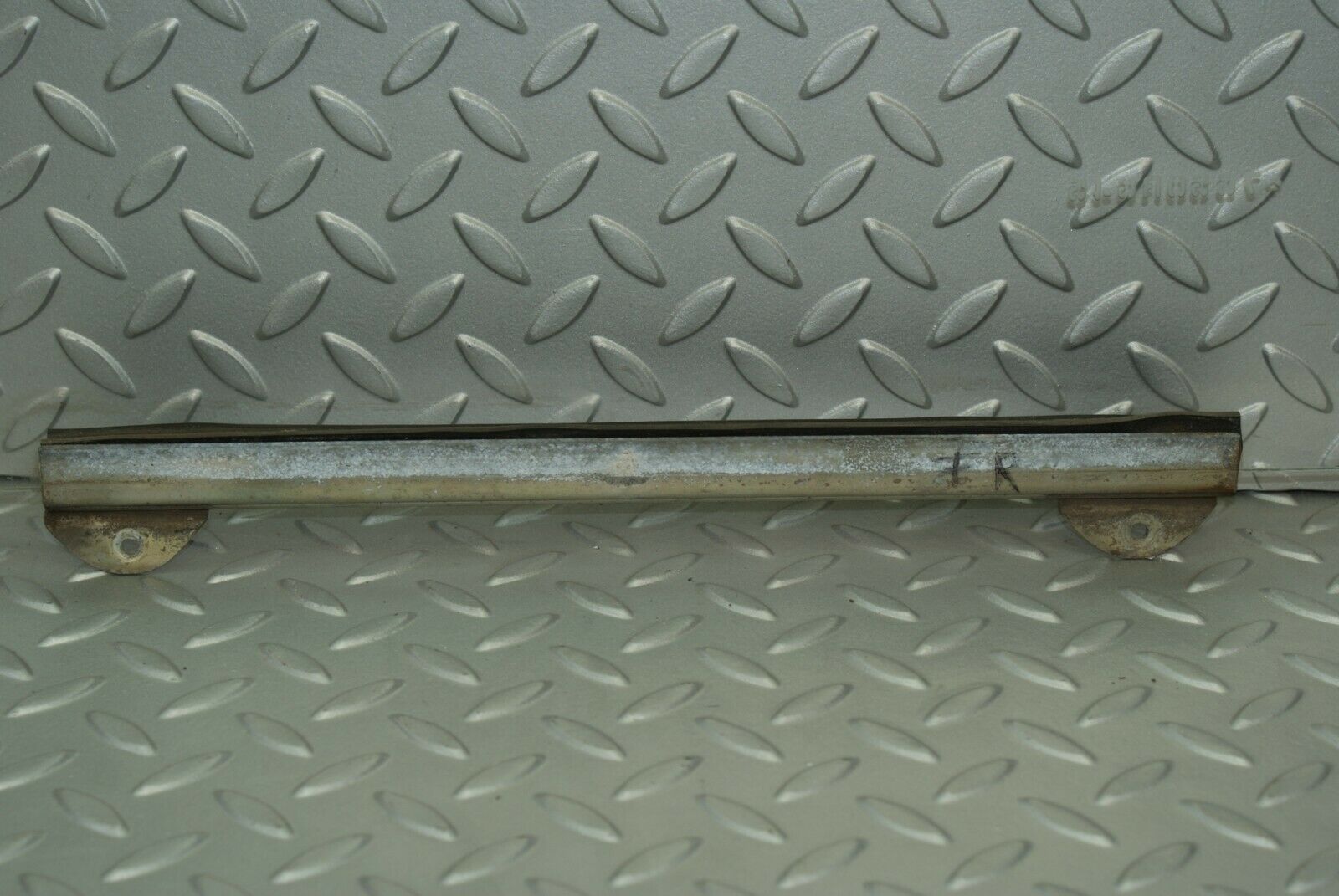 3097 Mercedes-Benz W115 220D Front Right Door Window Glass