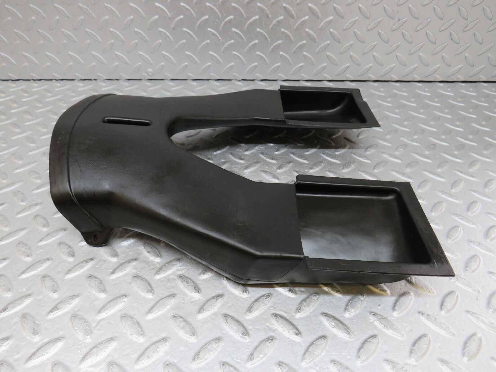 35833 Mercedes-Benz W108 Floor Air Vent Duct