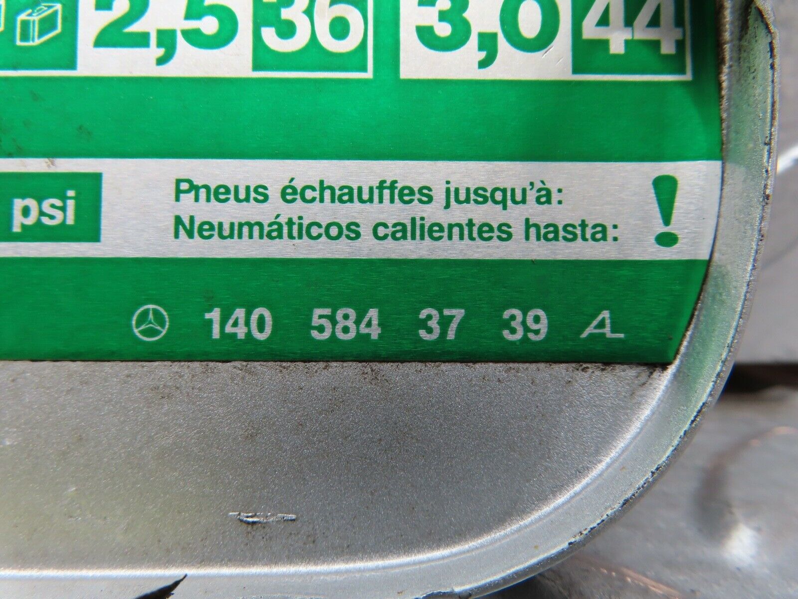 19491 Mercedes-Benz C140 CL420 Coupe Fuel Tank Flap Cap 1405843739