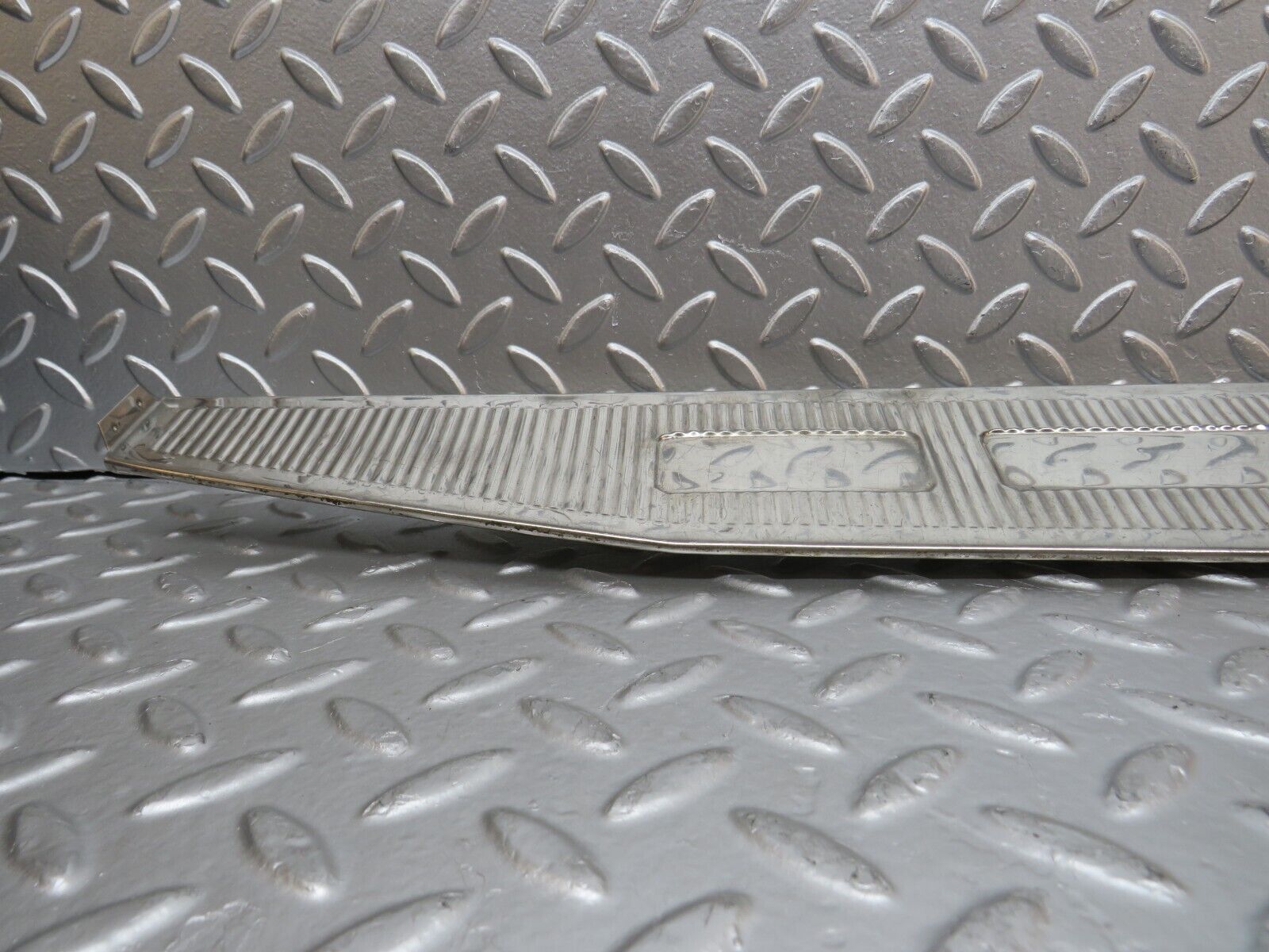 31216 Mercedes-Benz S124 220TE Wagon Trunk Edge Chrome Moulding 1246980089