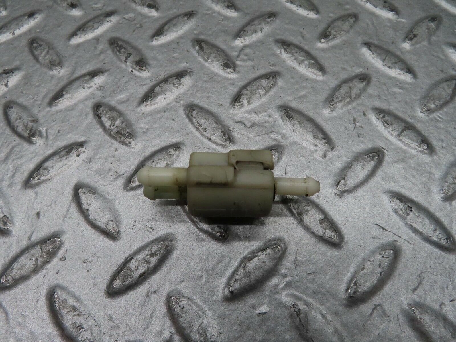 15370 Mercedes-Benz W123 230E Windscreen Washer Fluid Distributor