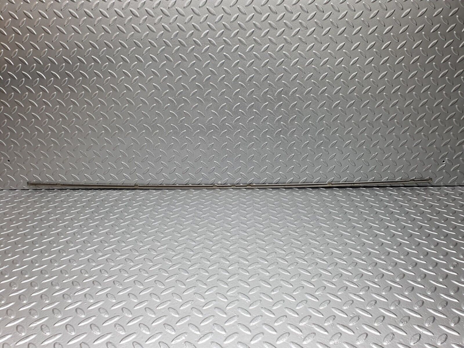 41299 Mercedes-Benz S124 E220 Wagon Tailgate Handle Chrome Moulding Trim