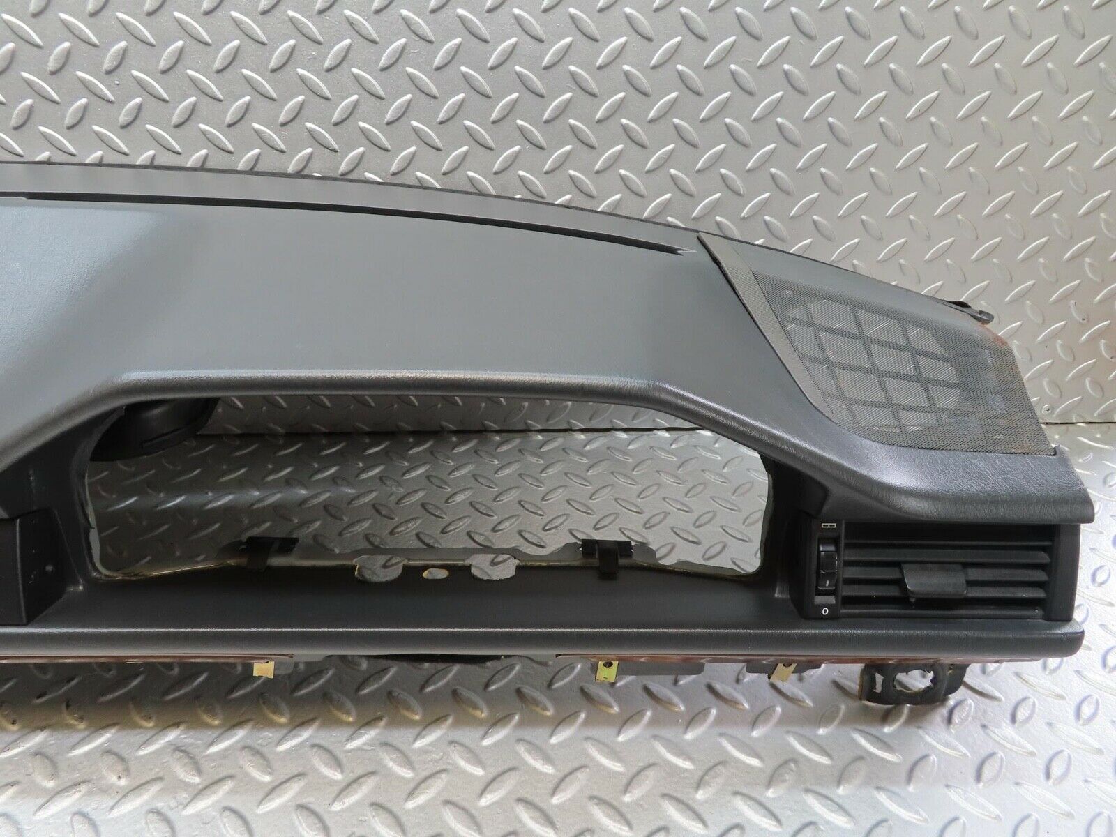 16410 Mercedes-Benz W124 260E Dashboard Black