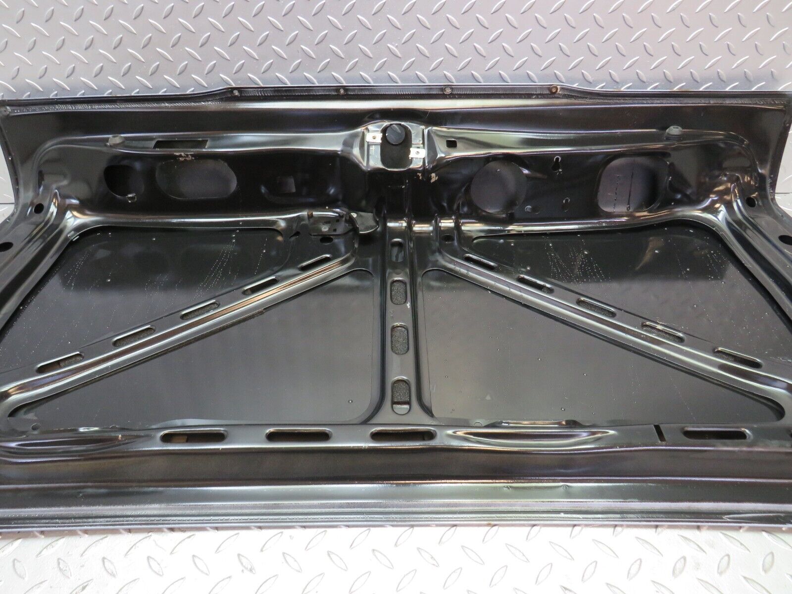 25230 Mercedes-Benz W201 190D Boot Lid Trunk Door