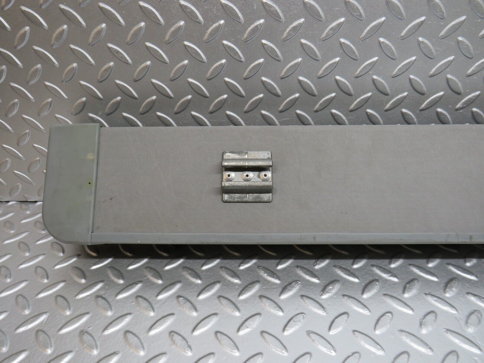 32581 Mercedes-Benz S124 300TE Wagon Trunk Roll Compartment Cover