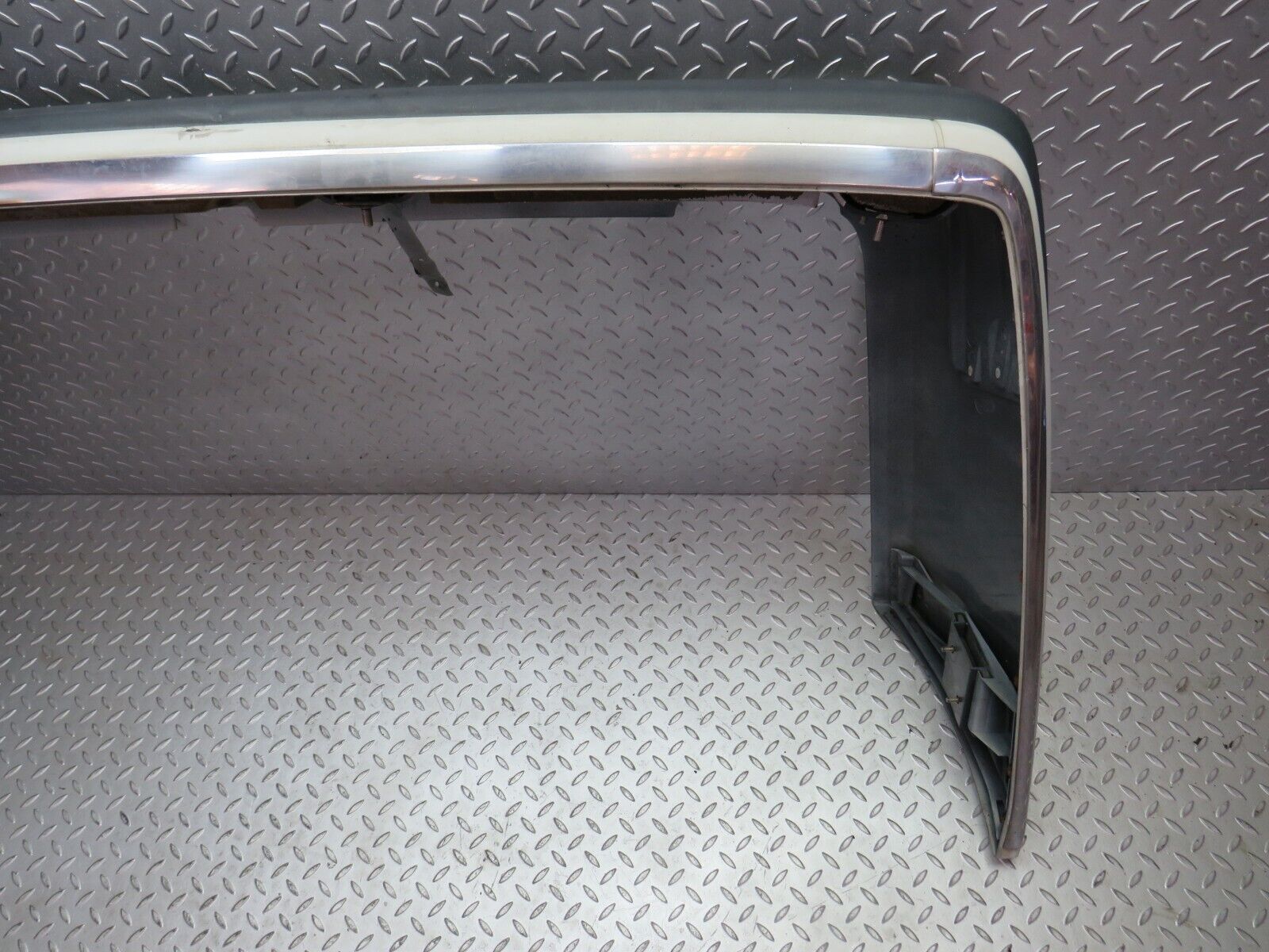 30539 Mercedes-Benz W124 230E Rear Bumper 1248800340