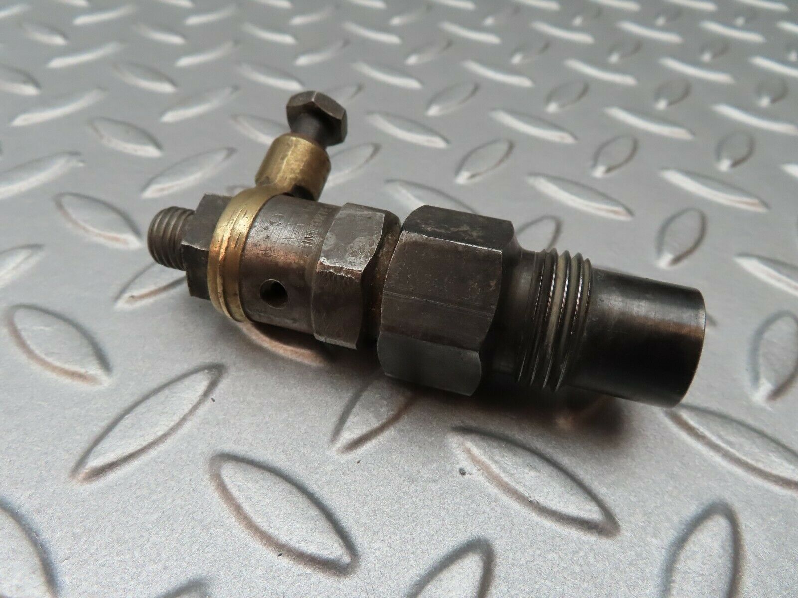 3685 Mercedes-Benz W120 PONTON Diesel Fuel Injetcor Bosch KCA30SD2/4