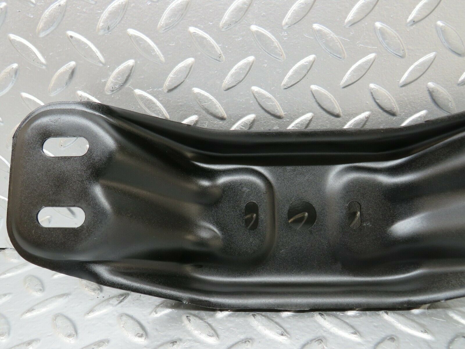 24349 Mercedes-Benz S124 220TE Wagon Gearbox Mount Bracket Holder