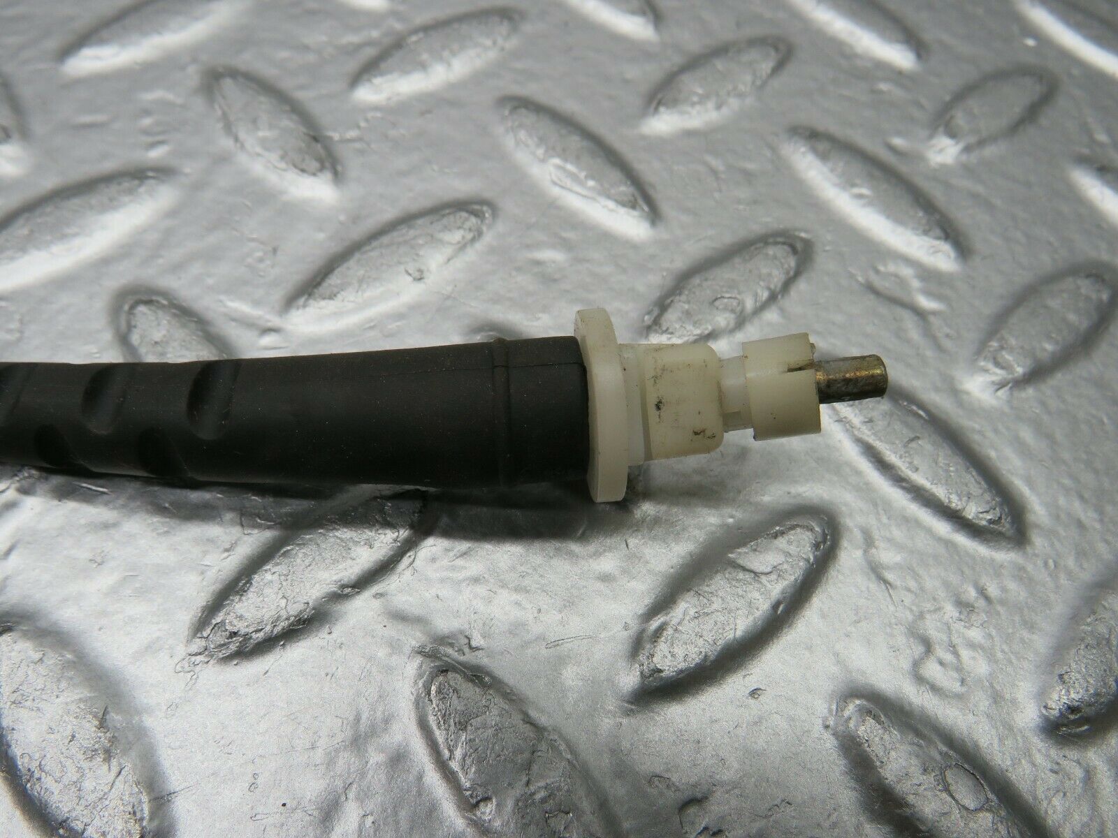 22515 Mercedes-Benz C124 E220 Coupe Gearbox Cable 1242600351