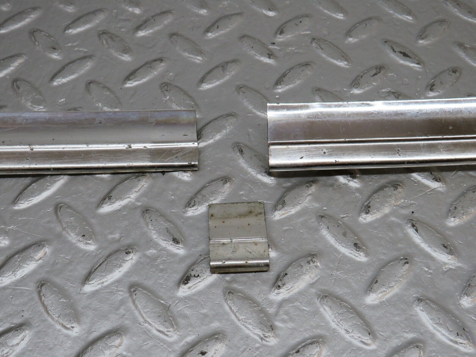 40491 Mercedes-Benz W110 230 Front Windscreen Chrome Frame