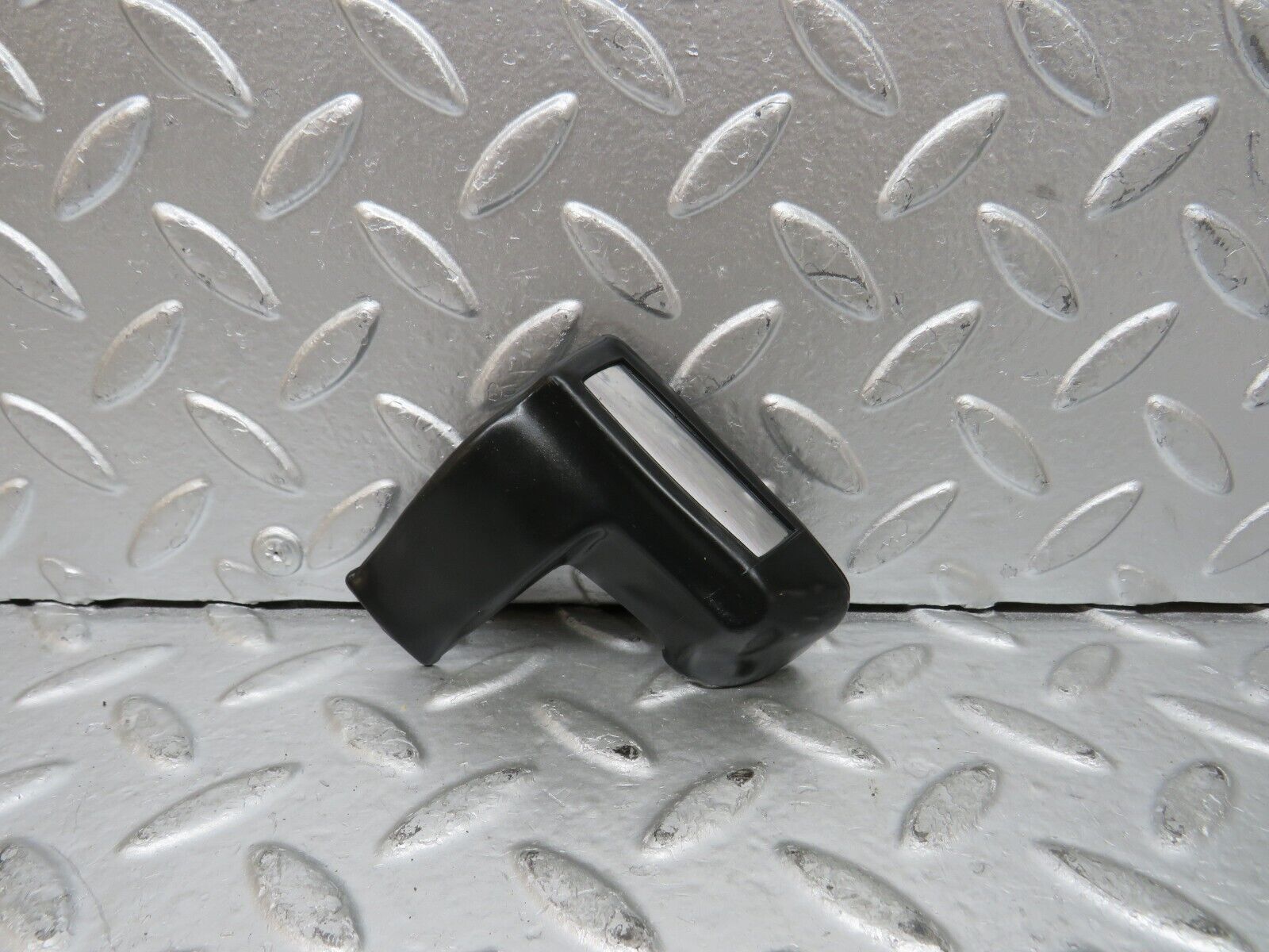 27253 Mercedes-Benz W123 280E Rear Left Fender Wing Lower Moulding Trim