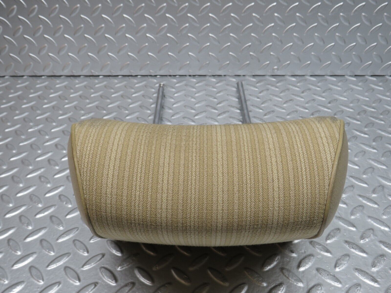 29384 Mercedes-Benz W124 230E Front Right Seat Headrest