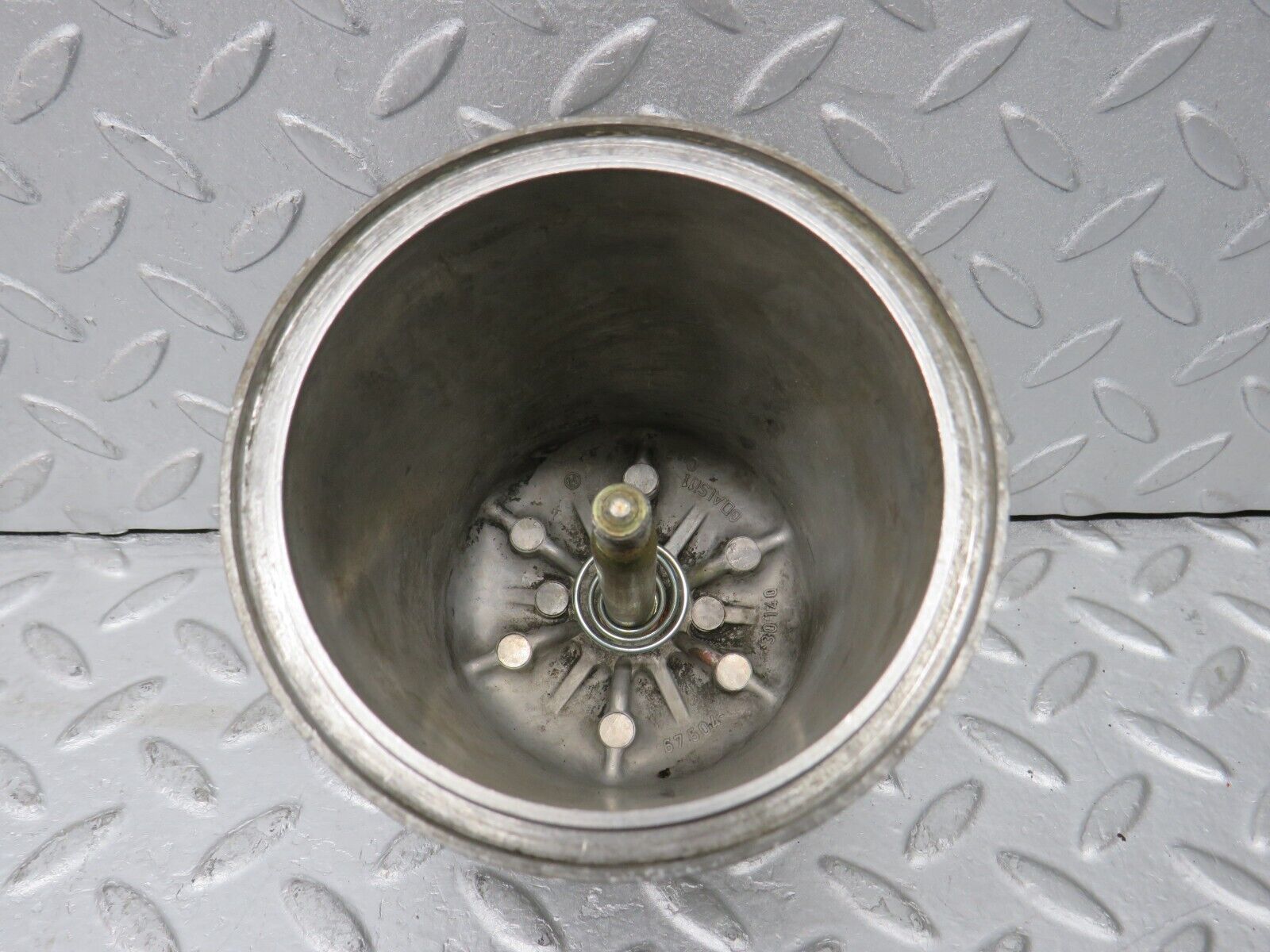 37644 Mercedes-Benz W109 300SEL Oil Filter Housing