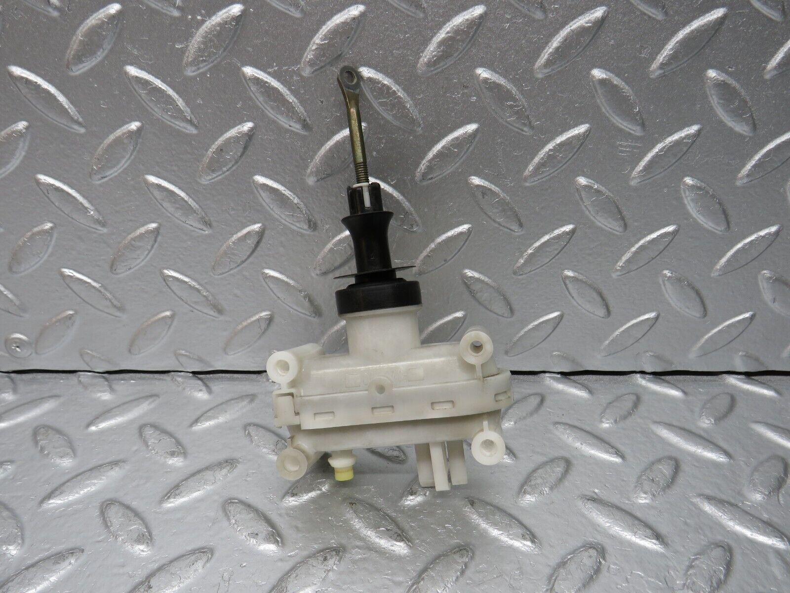 31398 Mercedes-Benz S124 220TE Door Lock Vacuum Actuator Hella Rear Left