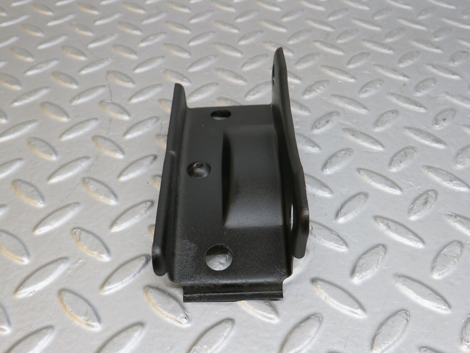 36792 Mercedes-Benz W201 190E 2.0L Gearbox Mount Bracket