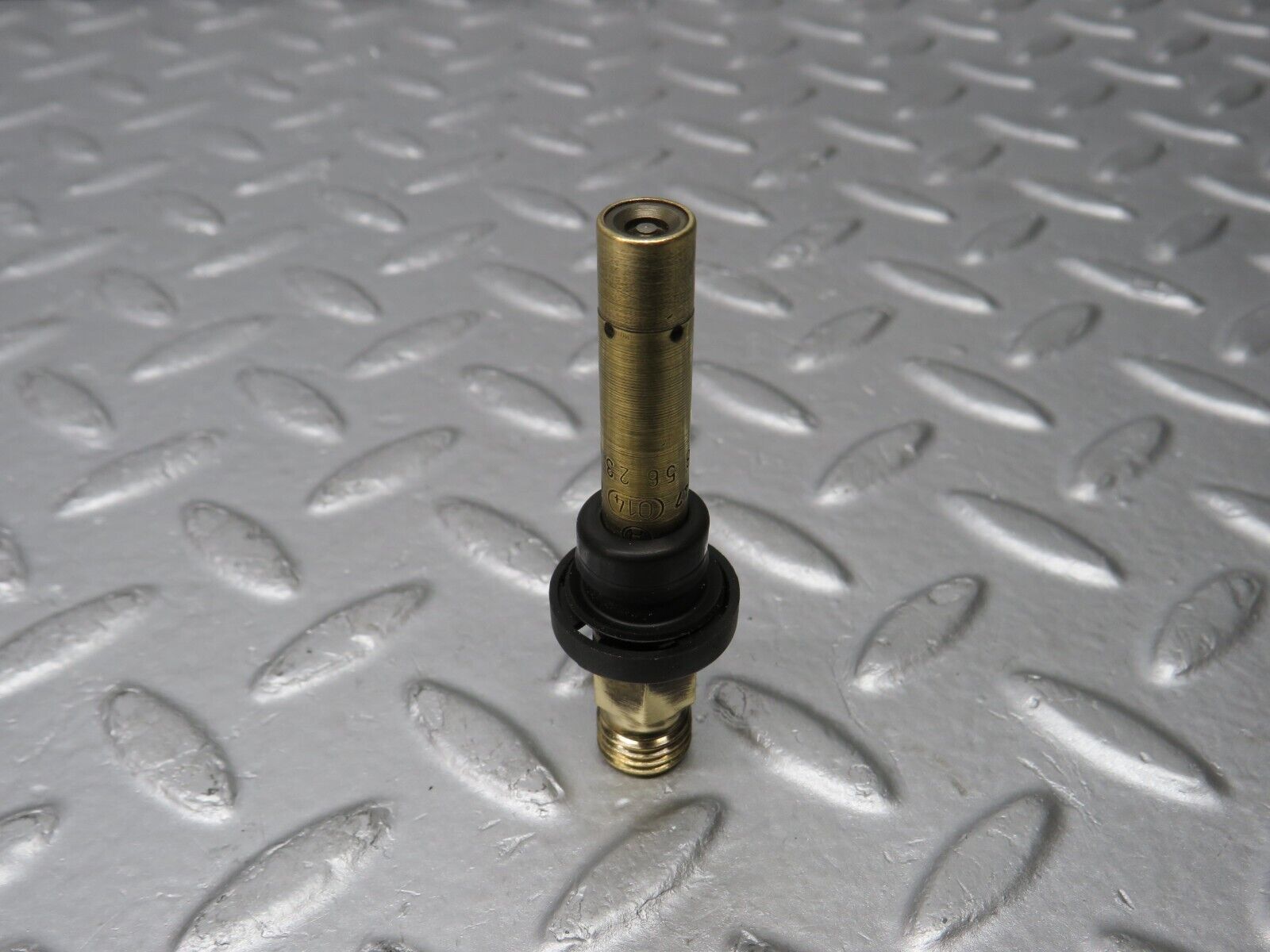 38902 Mercedes-Benz W201 190E 2.6L Fuel Injector Bosch 0000785623 0437502047