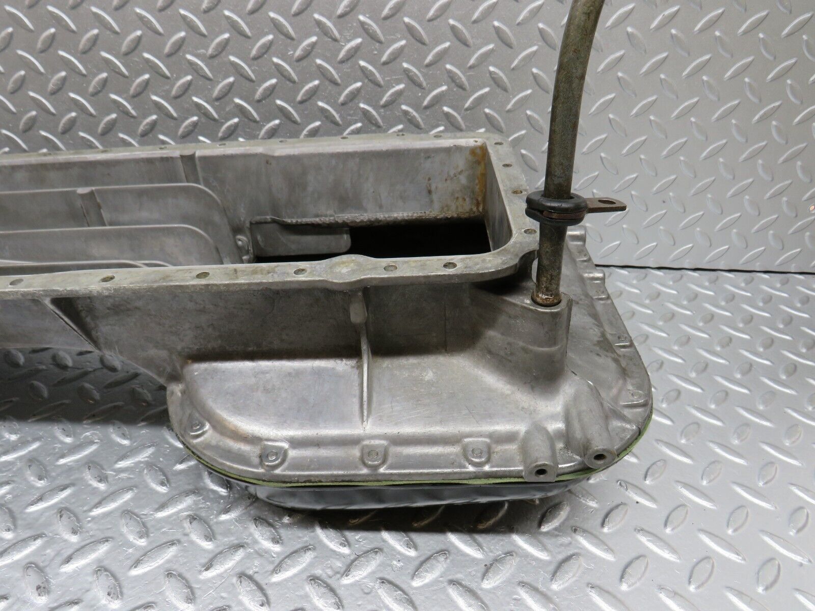 34530 Mercedes-Benz C126 380SEC Coupe Oil Pan Oil Sump 1170140002