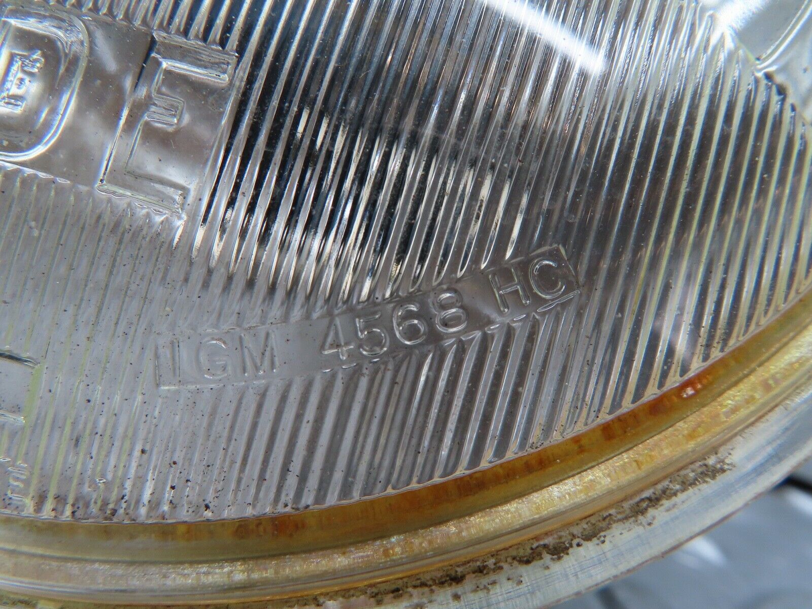 18444 Mercedes-Benz W111 220SE Coupe Headlight IGM 4568 HC