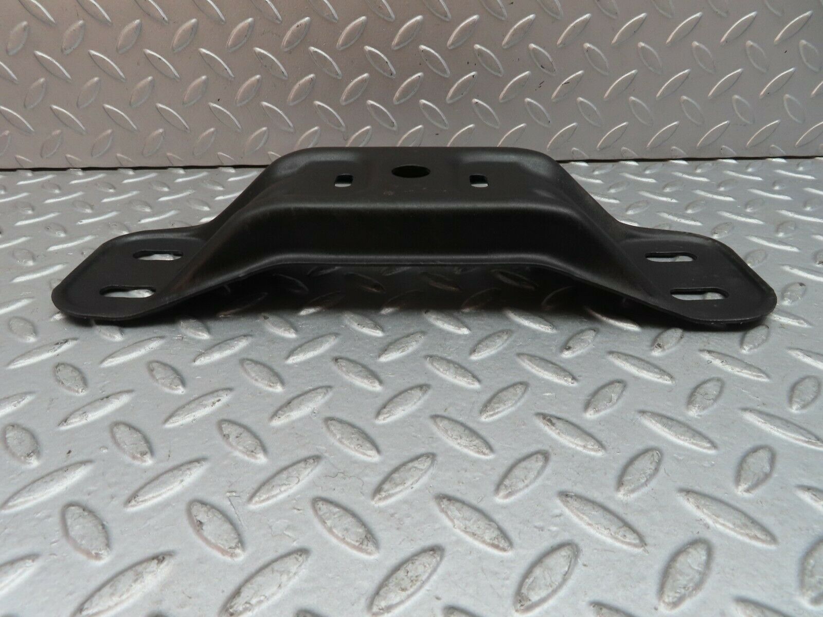 9574 Mercedes-Benz C124 300CE Coupe Gearbox Mount Bracket