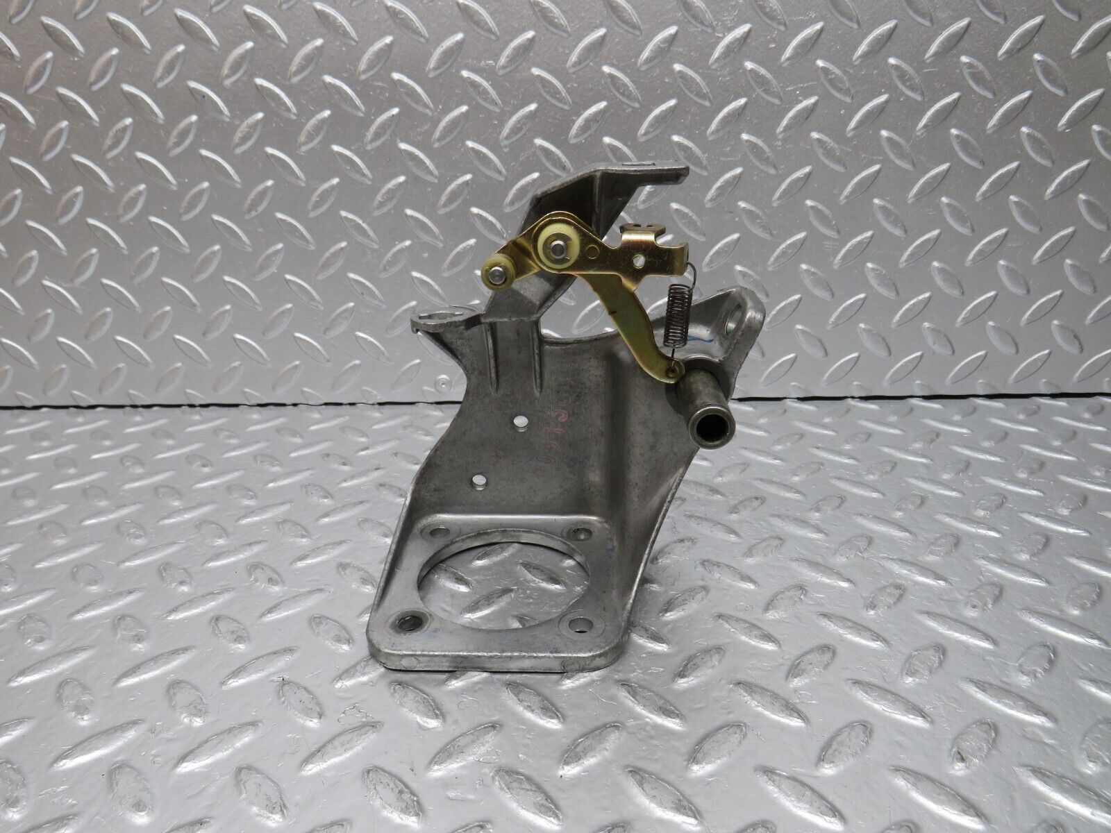 31701 Mercedes-Benz W201 190LE 1.8L Brake Pedal Bracket 1242900919