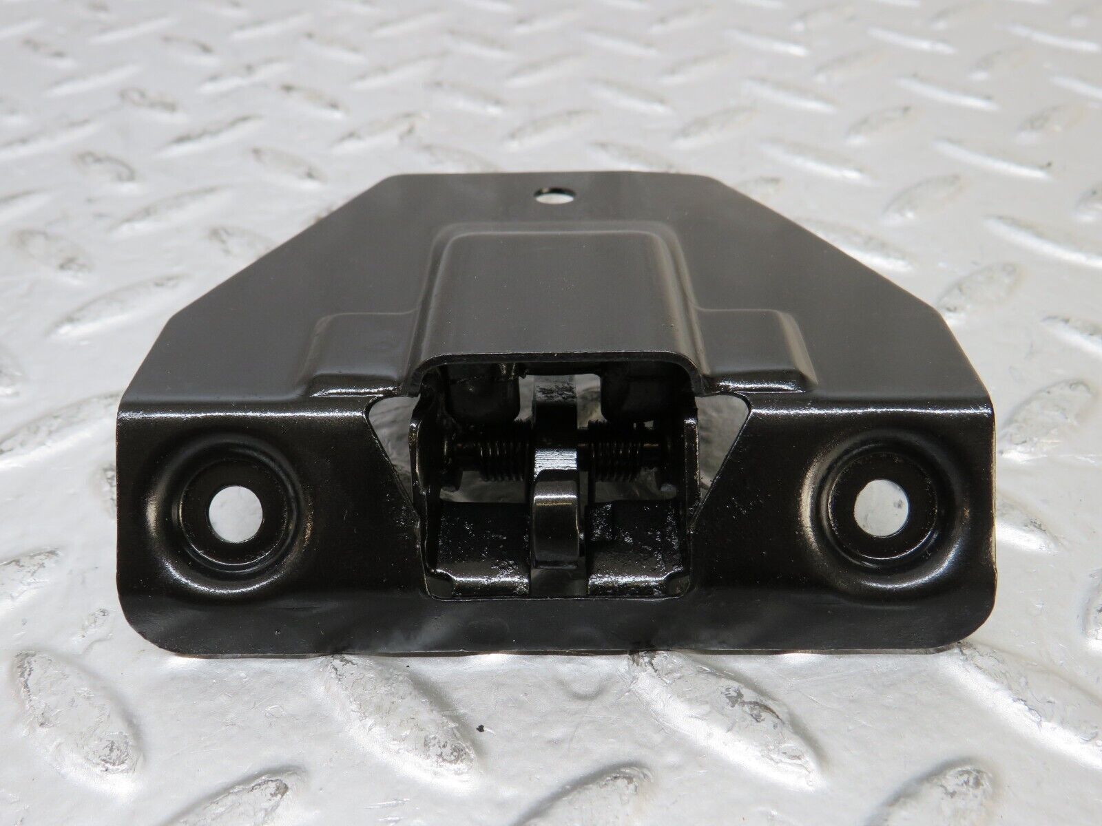 26113 Mercedes-Benz W116 450SE Trunk Boot Lock Latch 1137500285