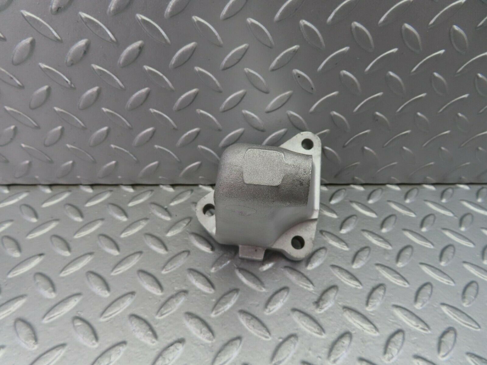 10572 Mercedes-Benz C123 230CE Coupe Engine Mount Bracket Right 1022230304