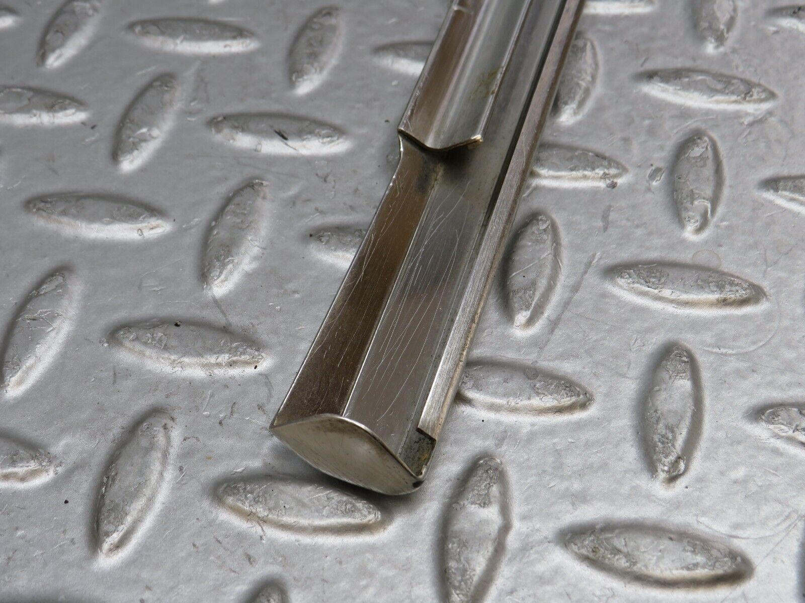 36294 Mercedes-Benz W126 420SE Front Left Door Chrome Moulding Trim