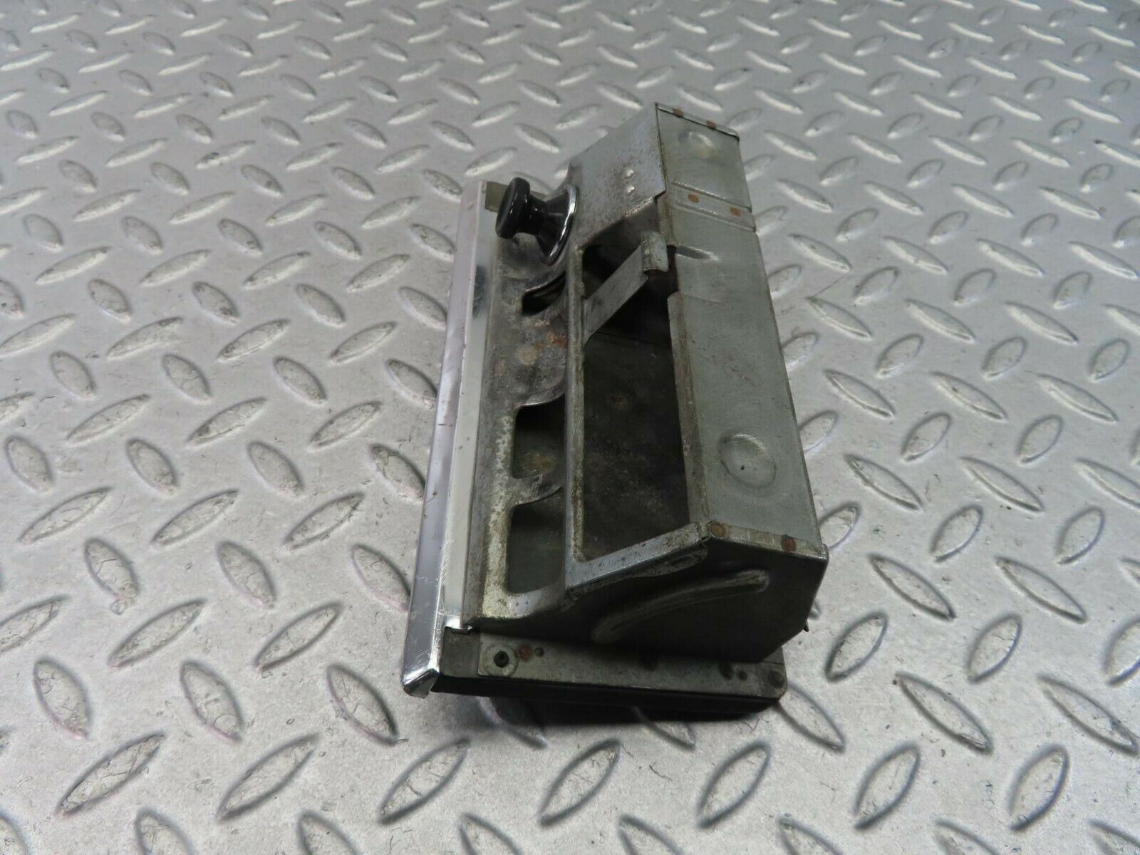 8694 Mercedes-Benz W114 Ashtray