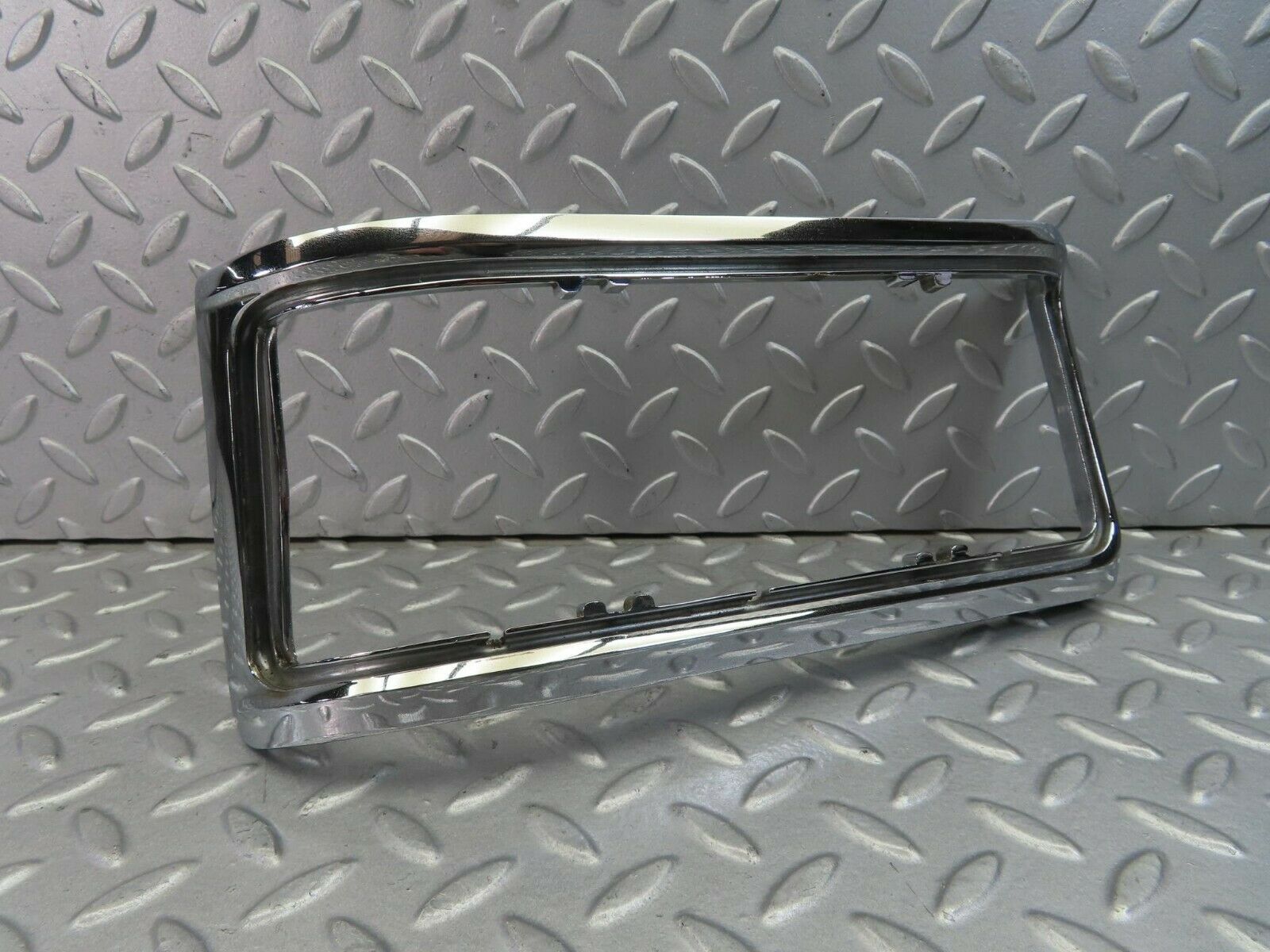 8508 Mercedes-Benz W115 Tail Light Chrome Frame Left 1158260159
