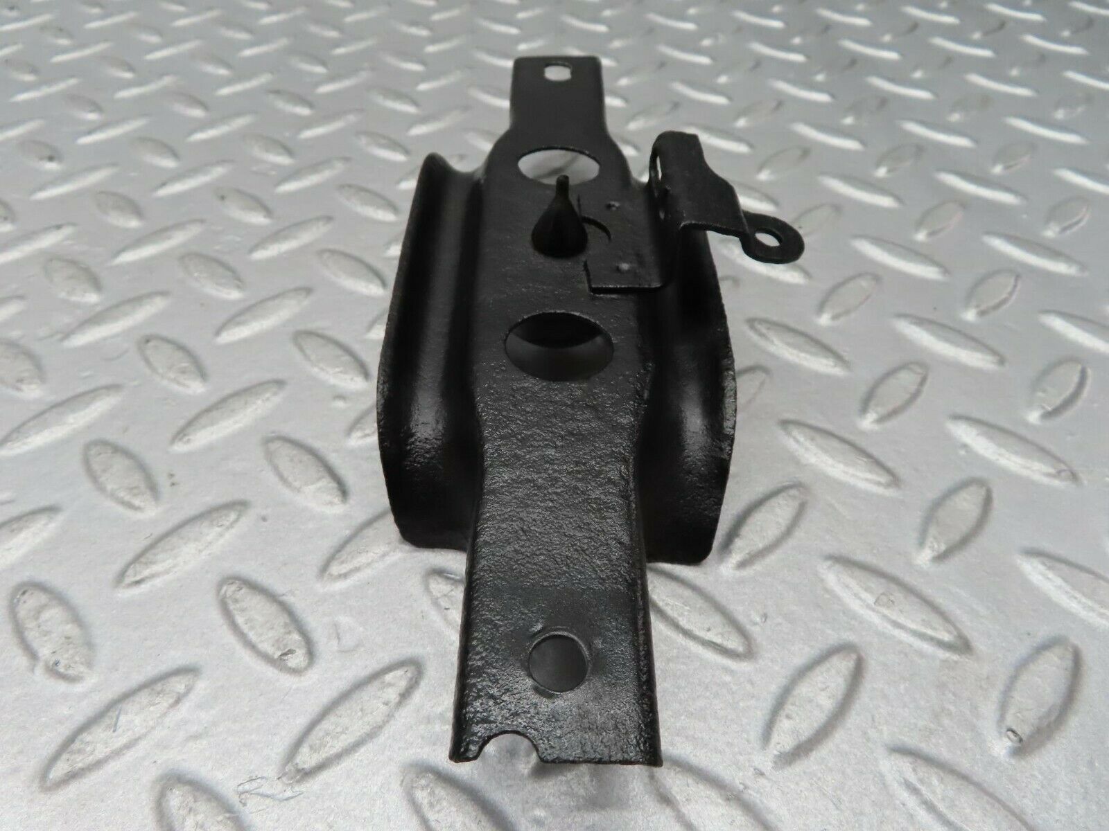 16662 Mercedes-Benz C107 380SLC Cardan Shaft Prop Shaft Bracket