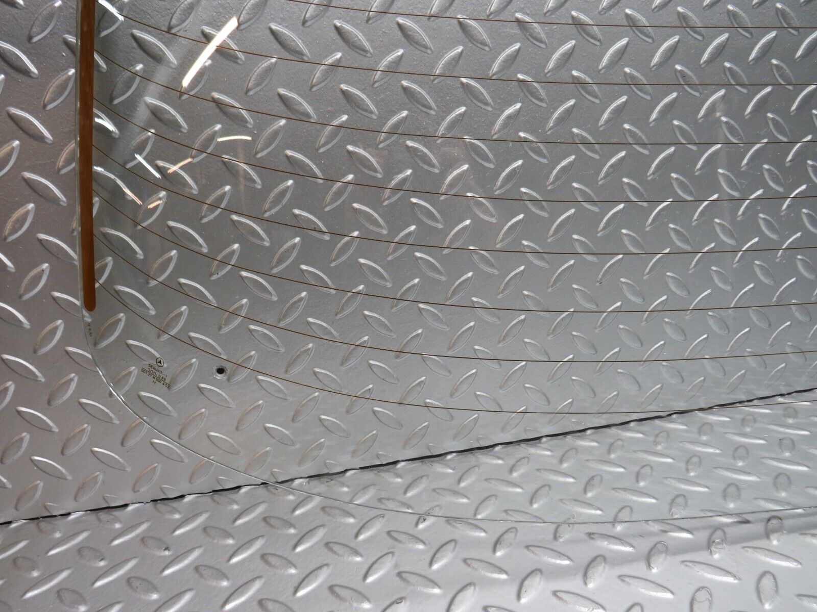 31104 Mercedes-Benz W123 200D Rear Heated Windscreen