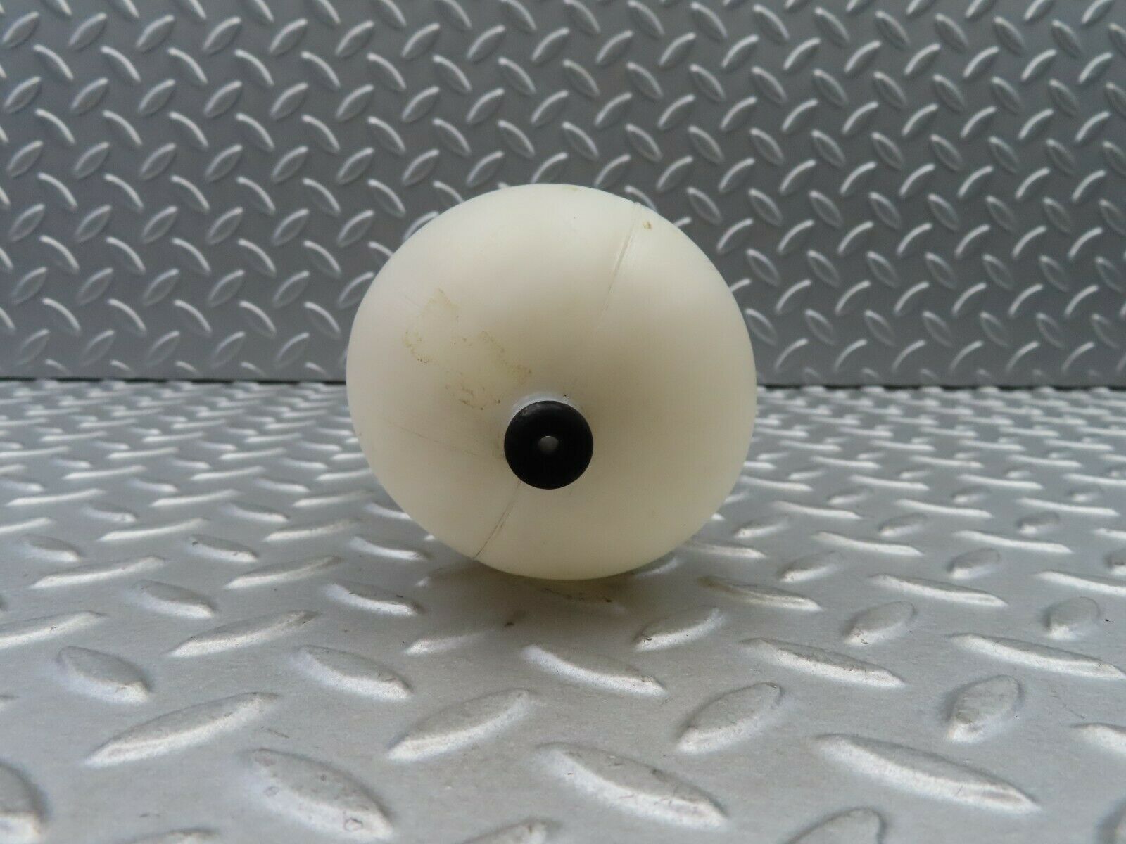 5885 Mercedes-Benz W123 200 Vacuum Reservoir