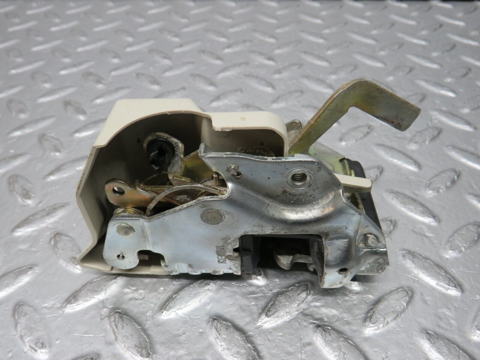 31394 Mercedes-Benz S124 220TE Wagon Rear Left Door Lock Mechanism