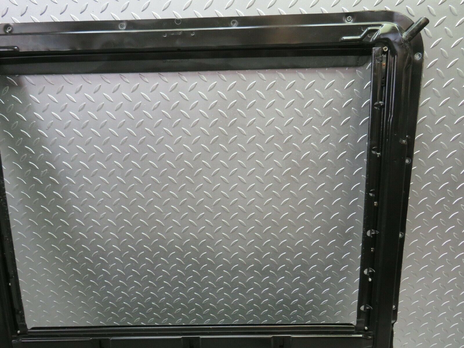 24411 Mercedes-Benz S124 220TE Wagon Power Sunroof Frame