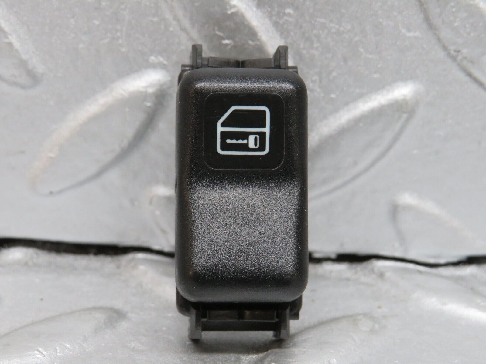 39640 Mercedes-Benz R129 320SL Coupe Central Locking Switch 1248215051