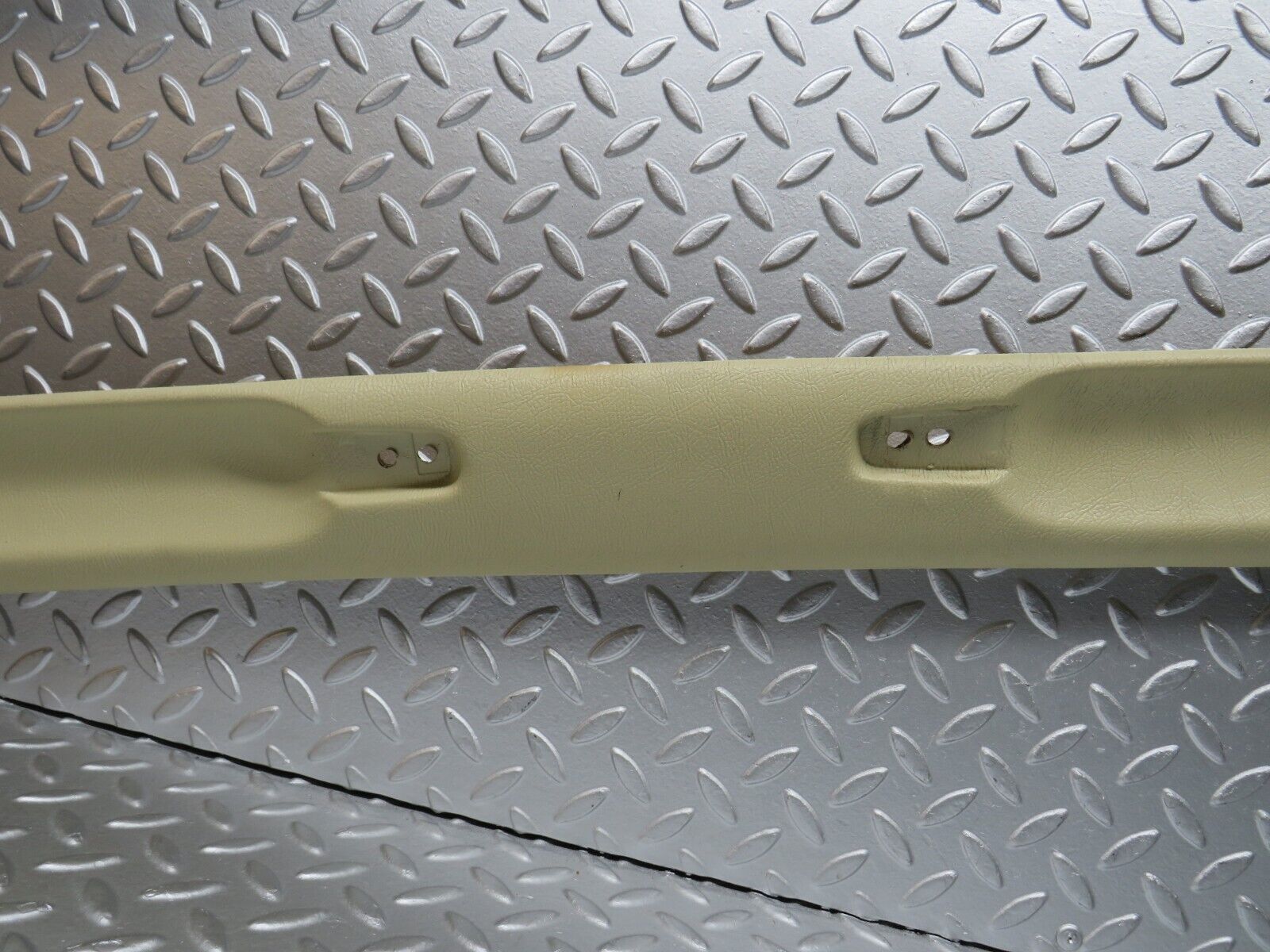 0746 Mercedes-Benz C107 350SLC Coupe C Pillar Cover Beige Right Side